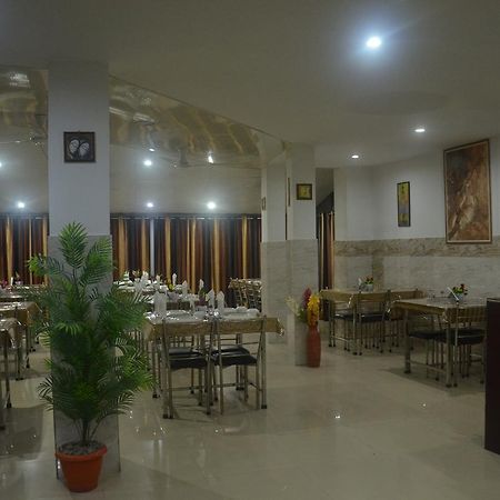 לנסדאון Corbett Hill Resort By Opensky מראה חיצוני תמונה