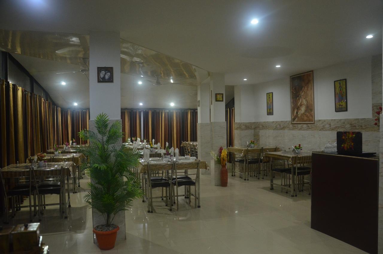 לנסדאון Corbett Hill Resort By Opensky מראה חיצוני תמונה